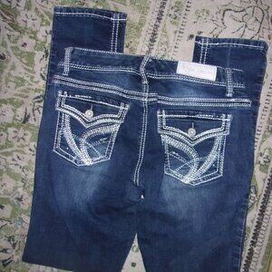 Atyia 
Size 9/10 Juniors 
Dark Blue Women's Rhinestone Pocket Jeans